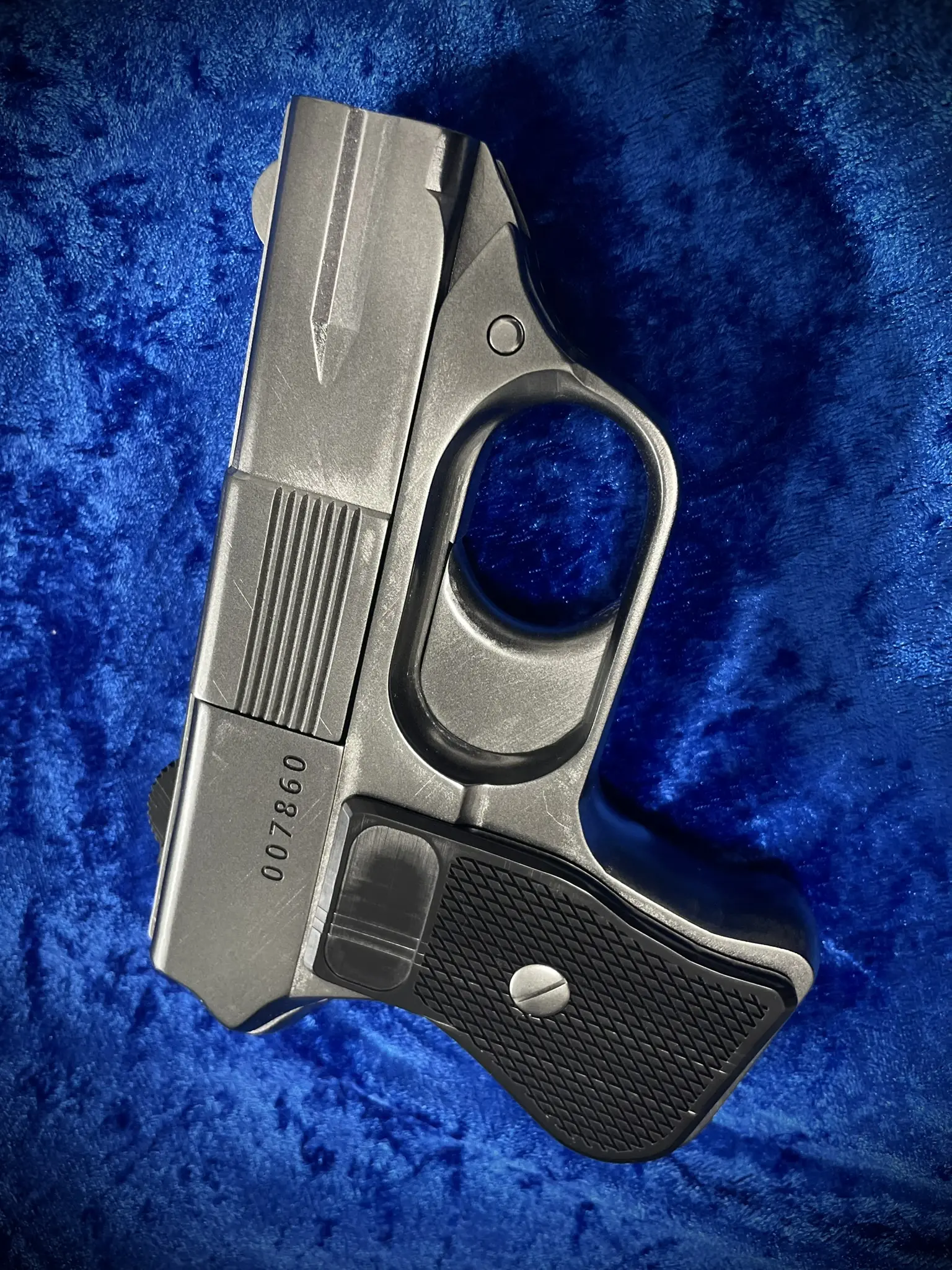 COP 357 Blade Runner Leon's Blaster
